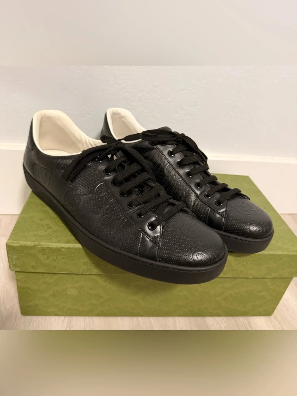 Gucci classic black